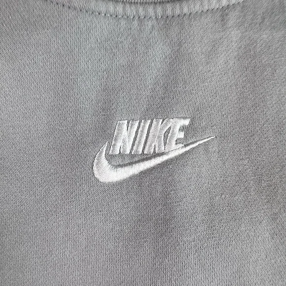 Nike Crewneck Sweatshirt Youth‎ Large Gray Embroidered Logo Big Swoosh Retro Gym - Picture 7 of 14